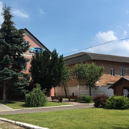 Міні-Готель Нептун Rivne Exterior foto