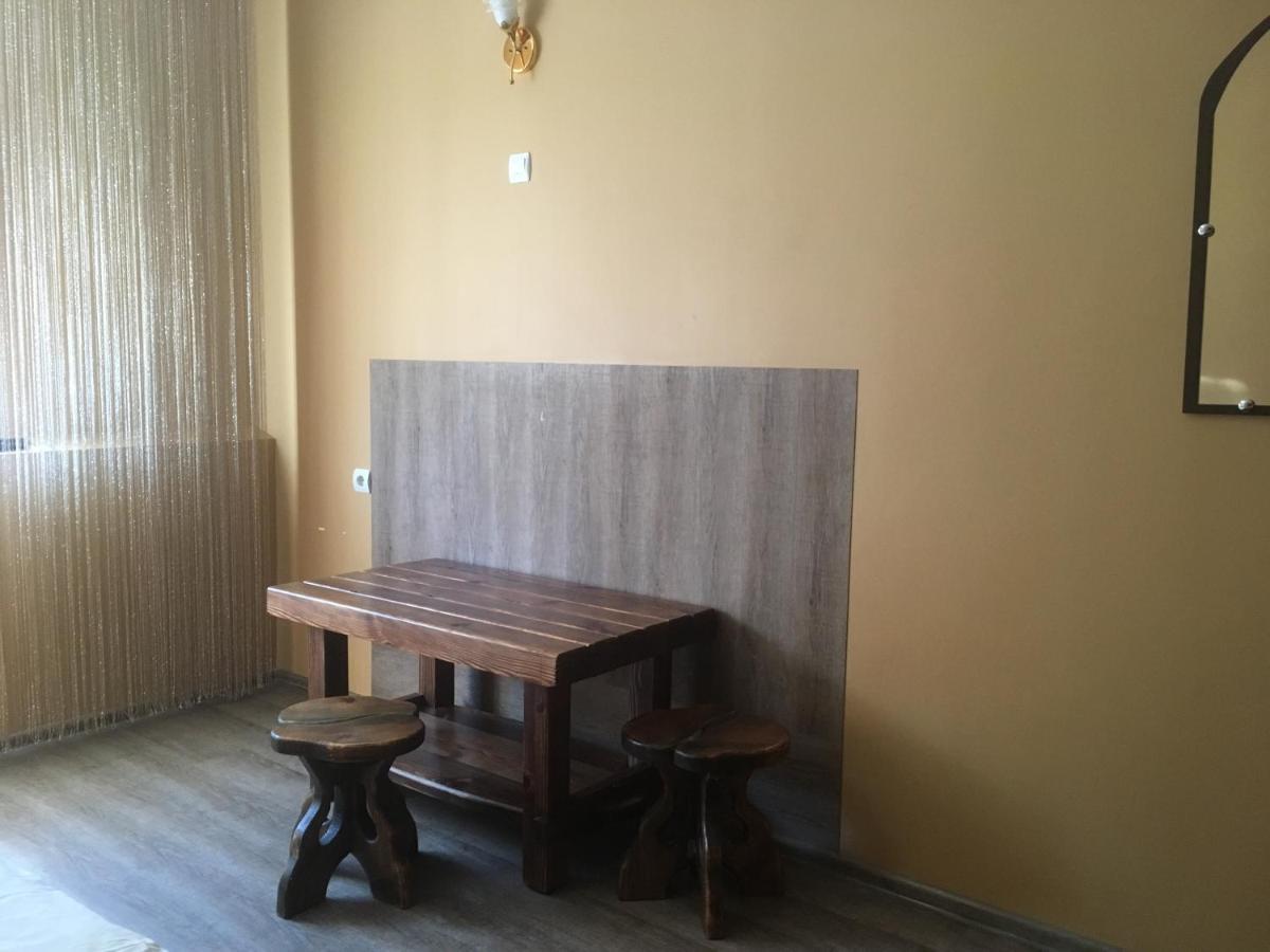Міні-Готель Нептун Rivne Exterior foto